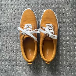 American Thread Size 8 Women’s canvas shoes